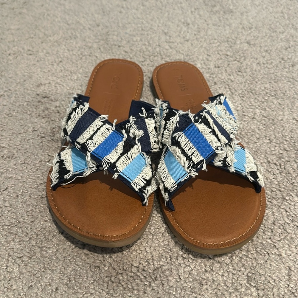 TOMS Womens Viv - size 6 - navy coupe denim